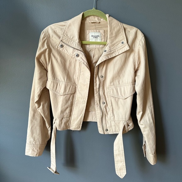 A&F Cream Cargo Jacket - Picture 2 of 8